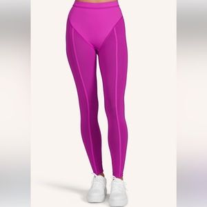 Brittany Allen x Peloton Solid Panty Legging